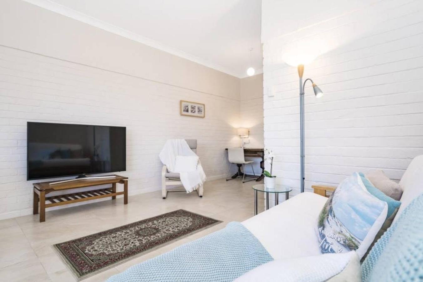 Апартаменты 30 Foreshore Fun Swan River 1Brparking Перт Экстерьер фото
